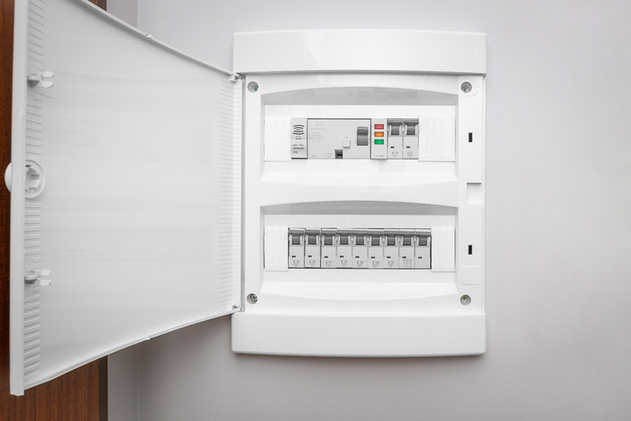 Über­spannungs­schutz bei Elektro Deliano in Lichtenhaag