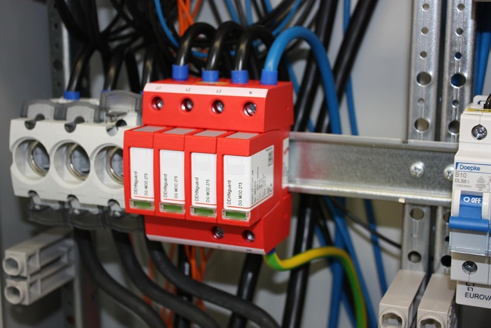 U berspannungsschutz bei Elektro Deliano in Lichtenhaag